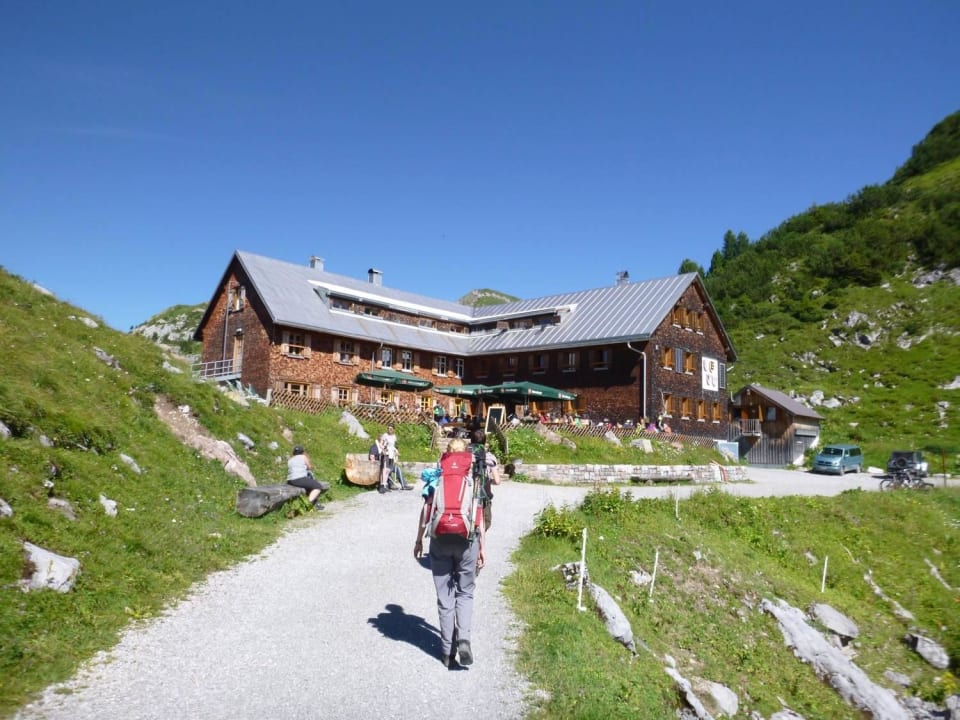 Freiburger Hütte von außen Freiburger Hütte DAV