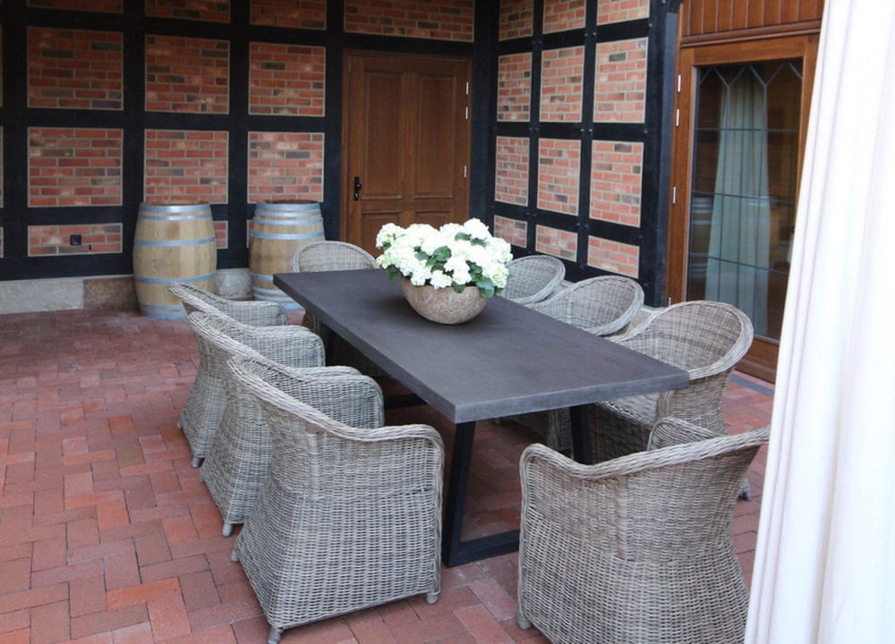 Terrasse im Innenhof Hotel Kokenhof