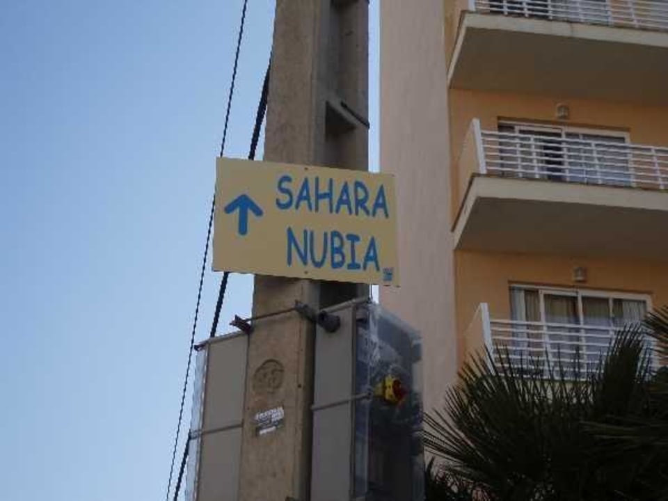 Wegweiser Ahoi! Urban Beach Hotel