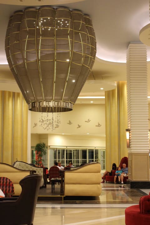 Холл в отеле Starlight Resort Hotel