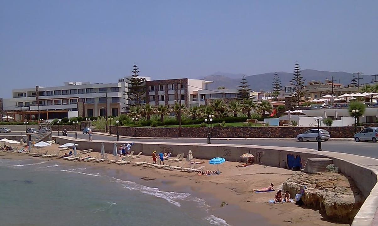 Strand - The Island The Island Hotel