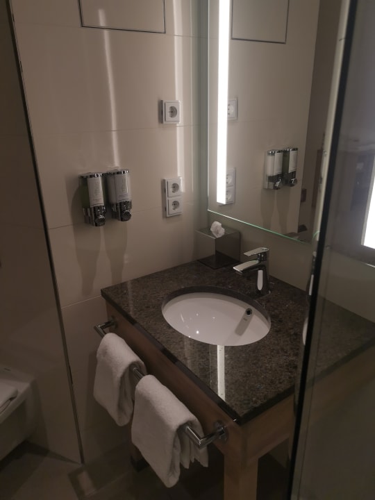 Zimmer Hampton By Hilton Frankfurt Airport