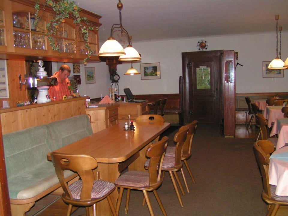 Theke und Stammtisch Gasthof und Naturparkhotel Linde