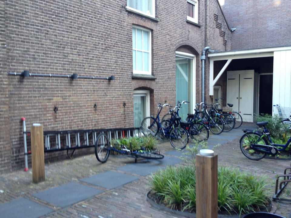 Innenhof Hotel Iron Horse