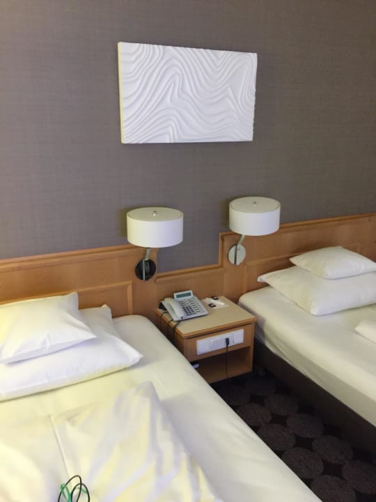 Sehr bequemes Bett Mövenpick Hotel Nürnberg Airport