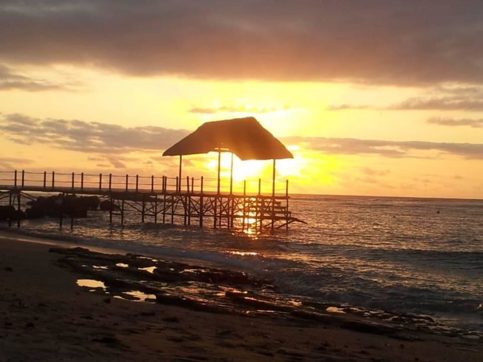 Sonnenuntergang von der Liege aus Maritim Resort & Spa Mauritius