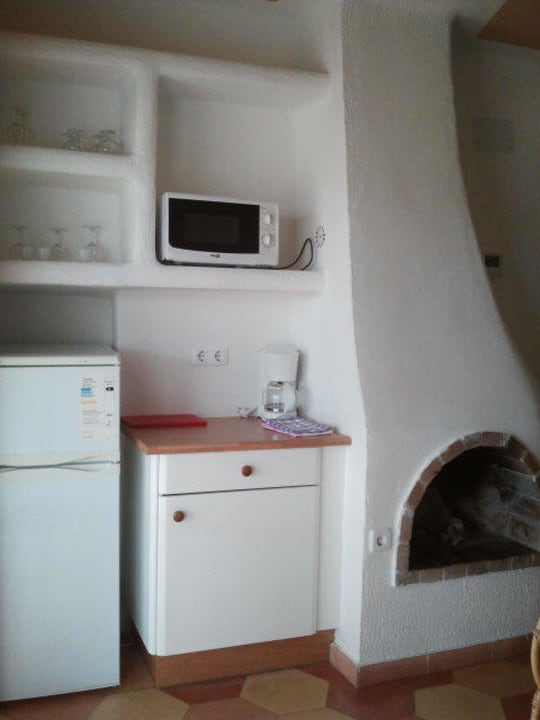 Teil der Küchenzeile Hotel Aldea Cala Fornells 2