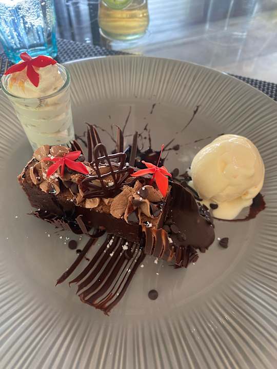 Gastro Maalu Maalu Resort & Spa