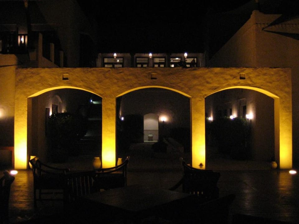 Al Maha, Hauptgebäude mit Restaurant und Bar Al Maha, A Luxury Collection Desert Resort & Spa