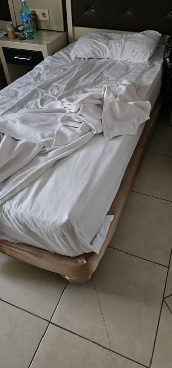 Zimmer Hotel Asrin Beach