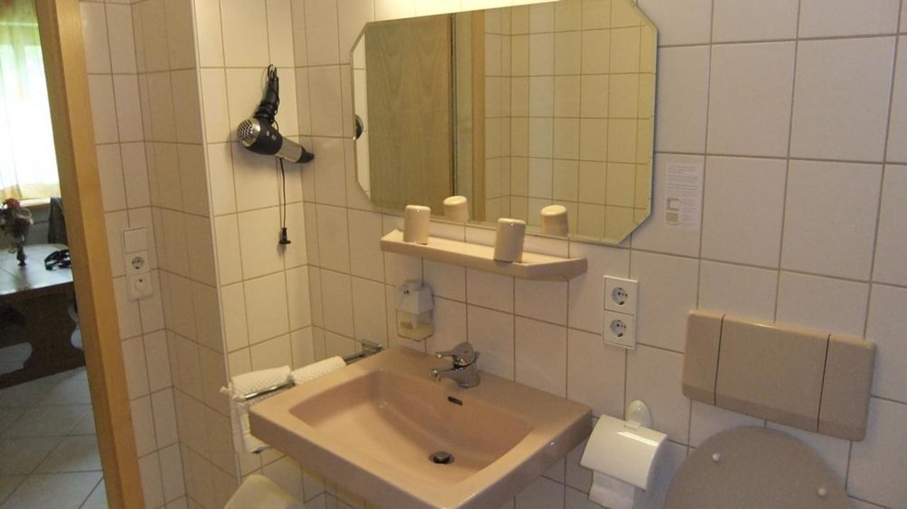 Das Badezimmer Gästehaus Berlinger