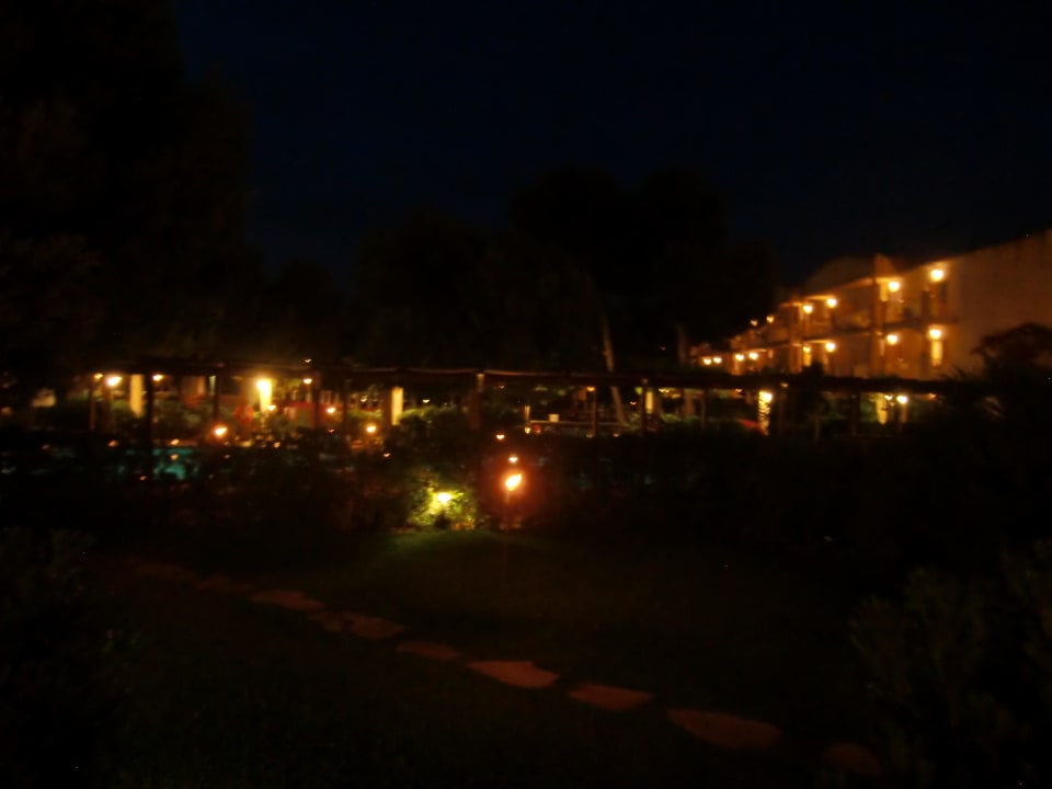 Nachts wurden immer Fackeln angemacht, sehr schön Zafiro Mallorca