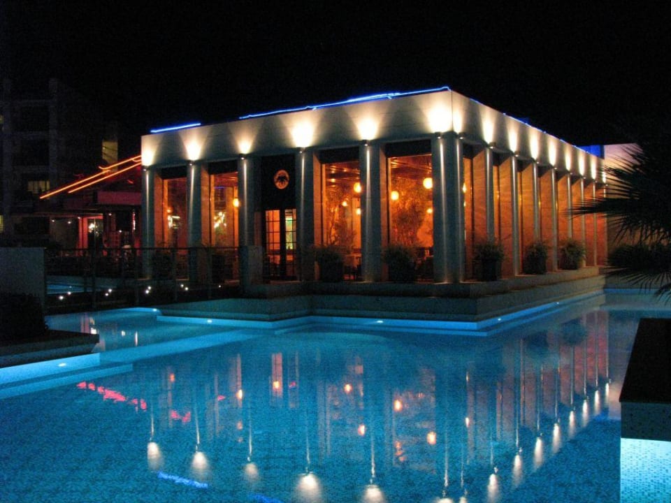 Pool bei Nacht Gloria Serenity Resort