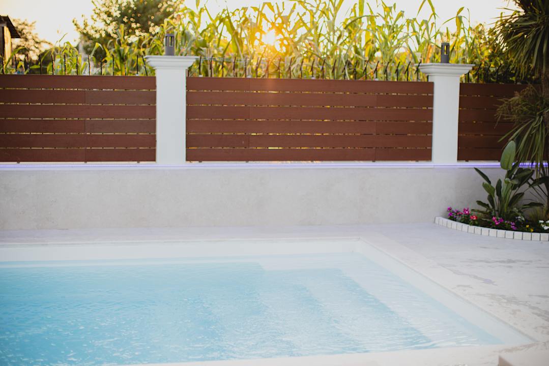 Pool Lej & Laj Residence