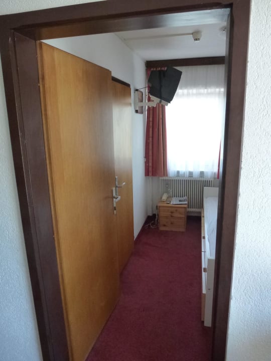 Das gleiche Zimmer andere Perspektive Alpenhotel Edelweiss