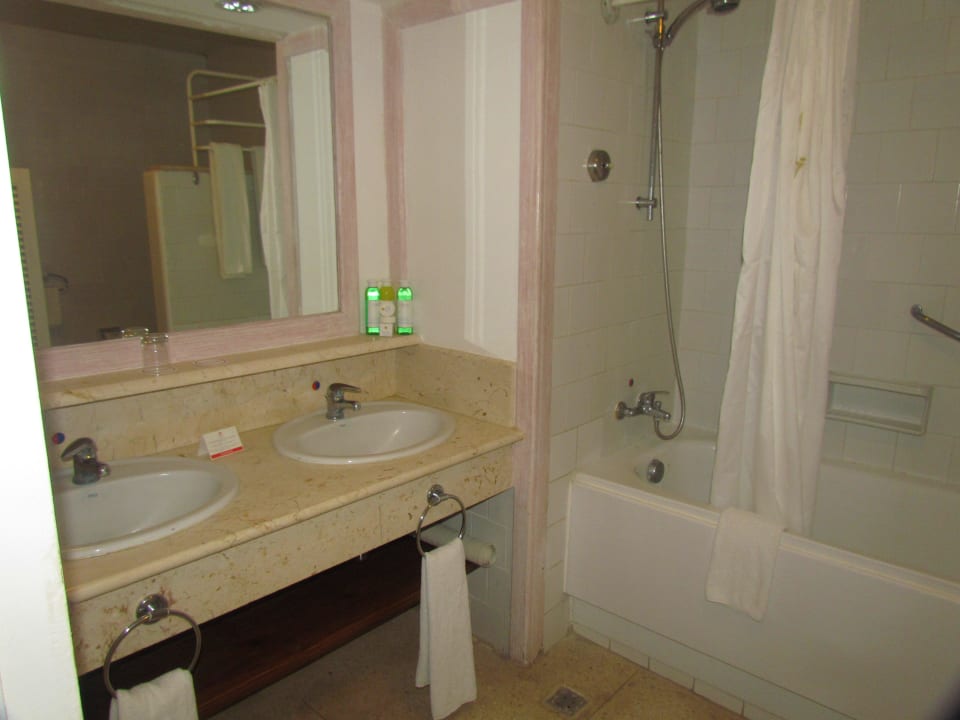 Großes Badezimmer Sol Rio De Luna y Mares