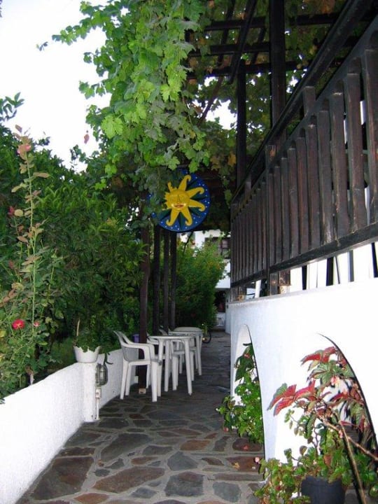 Golden Sun-Gartenanlage, Früstückterrasse Hotel Golden Sun