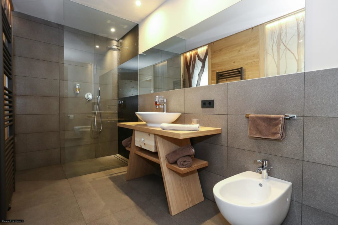 Bad - Bagno Hotel Gasthof Höllriegl