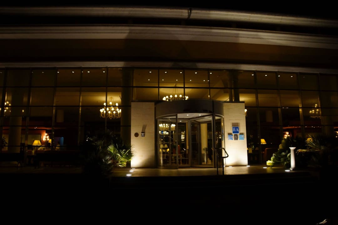 Sehr hübsch auch in der Nacht Grupotel Playa de Palma Suites & Spa