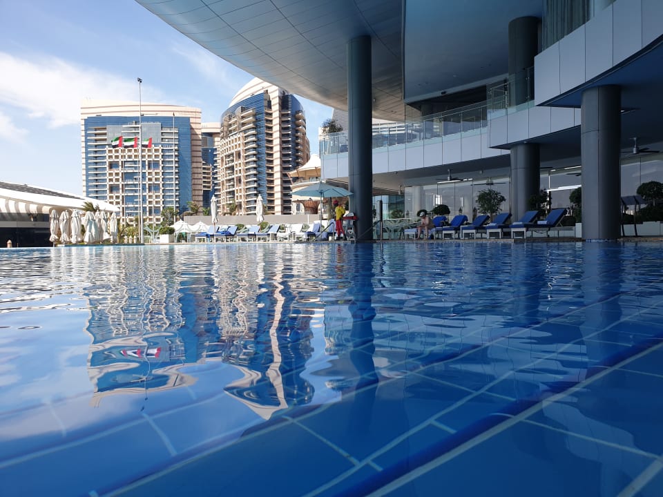 Pool Conrad Abu Dhabi Etihad Towers