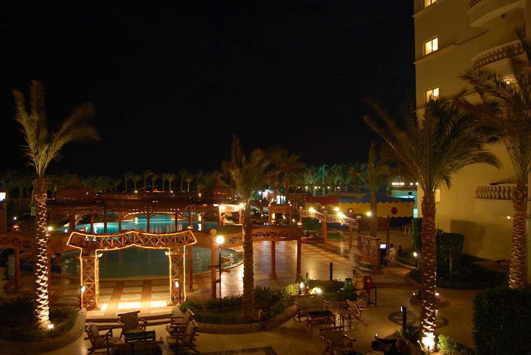 Ночной вид с балкона Riviera Aqua Park Resort