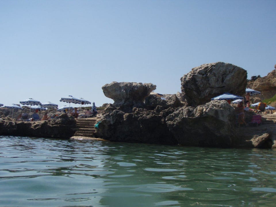 Strandbild Einstieg ins Meer Hotel Kalithea Horizon Royal