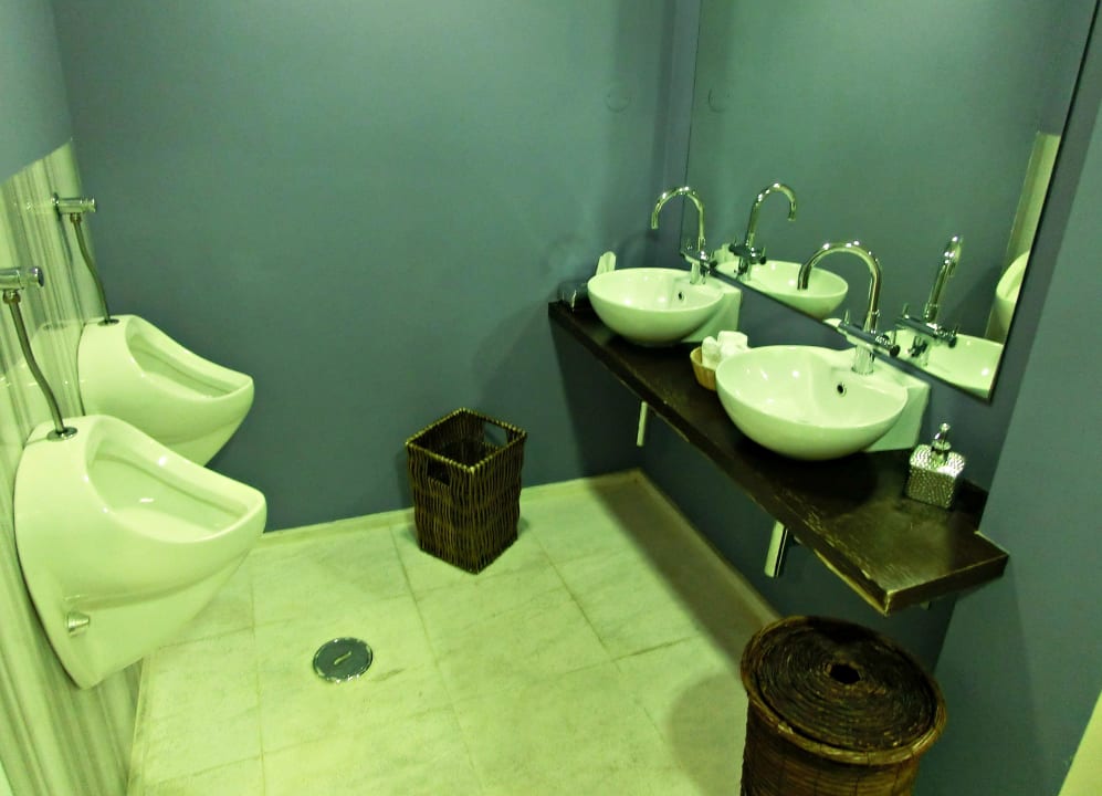 Sanitärbereich in den Umkleiden zum Spa Vila Alba Resort