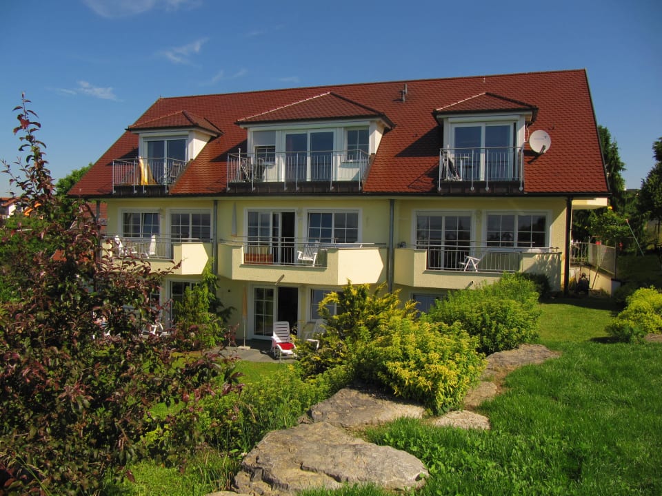 Hintere Außenansicht FerienResidenz über'm See