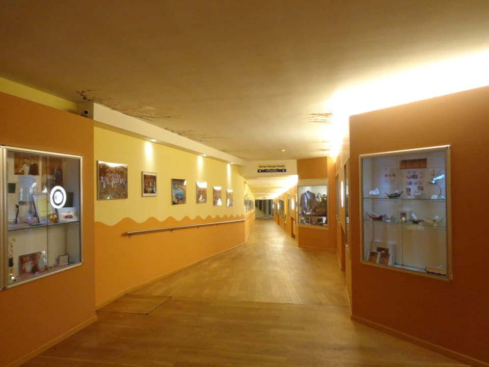 Verbindungsgang öffentl. Therme Heilthermen Resort Bad Waltersdorf