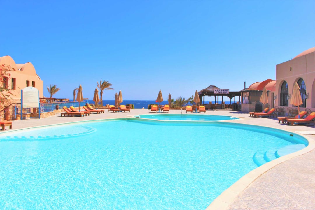 Pool Rohanou Beach Resort