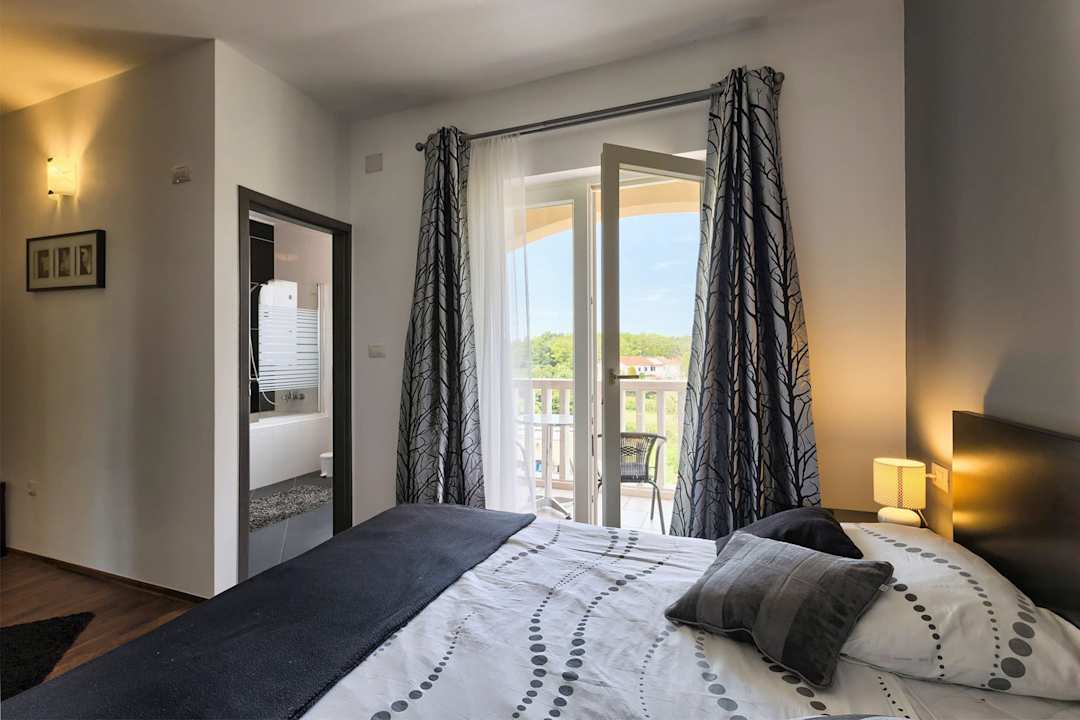 Zimmer Villa Coridigo | High Position with Panorama View