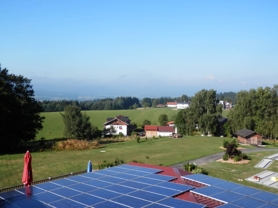 Ausblick gegen Süden von Zimmer mit Balkon 1. Bier & Wohlfühlhotel Gut Riedelsbach