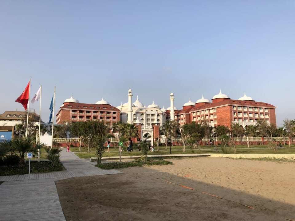 Strand Royal Taj Mahal Hotel