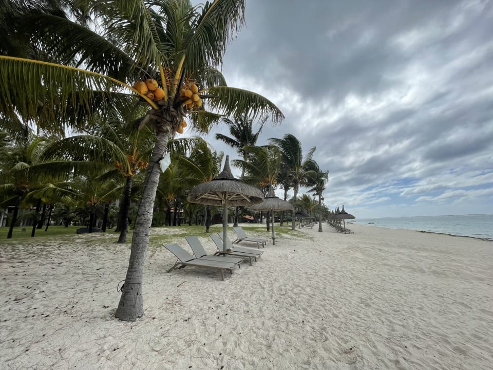 Strand Crystals Beach Resort Belle Mare, a member of Radisson Individuals