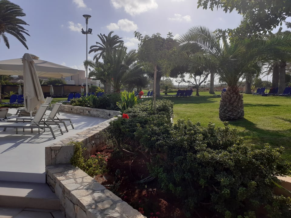 Gartenanlage Anissa Beach & Village