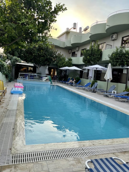 Pool Hotel Anseli