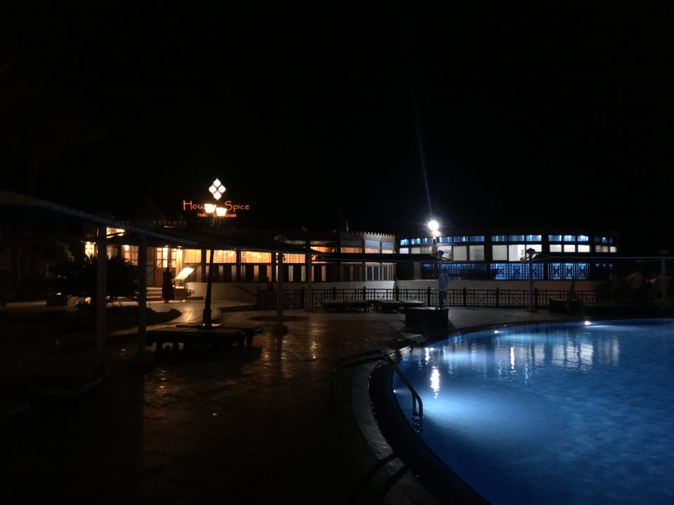 Gastro Sultan Gardens Resort