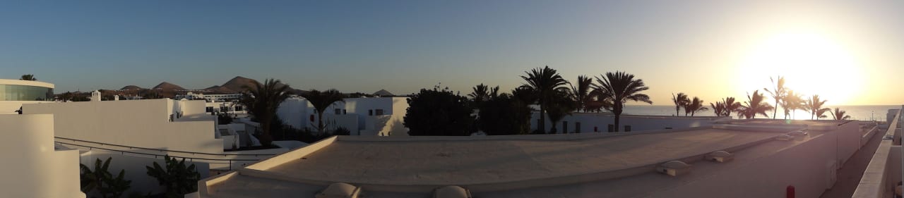 Panorama vom Balkon gesehen Hotel Las Costas