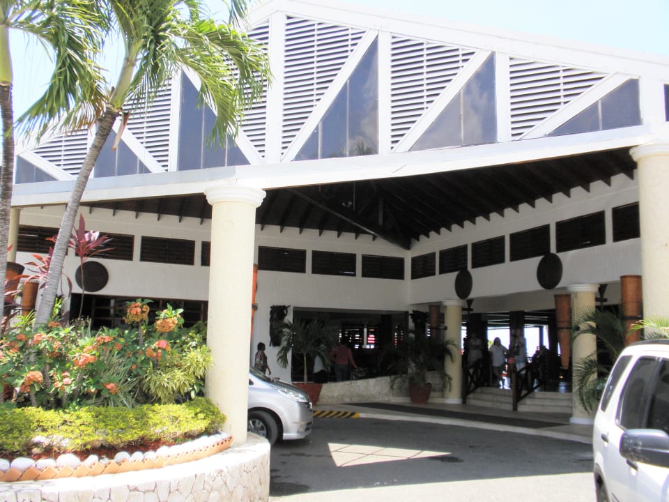 Zufahrt - Eingang Grand Muthu Club Caribbean Runaway Bay