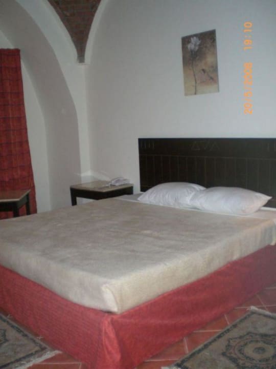 Traumbett mit Kuppeldach Three Corners Sea Beach Resort