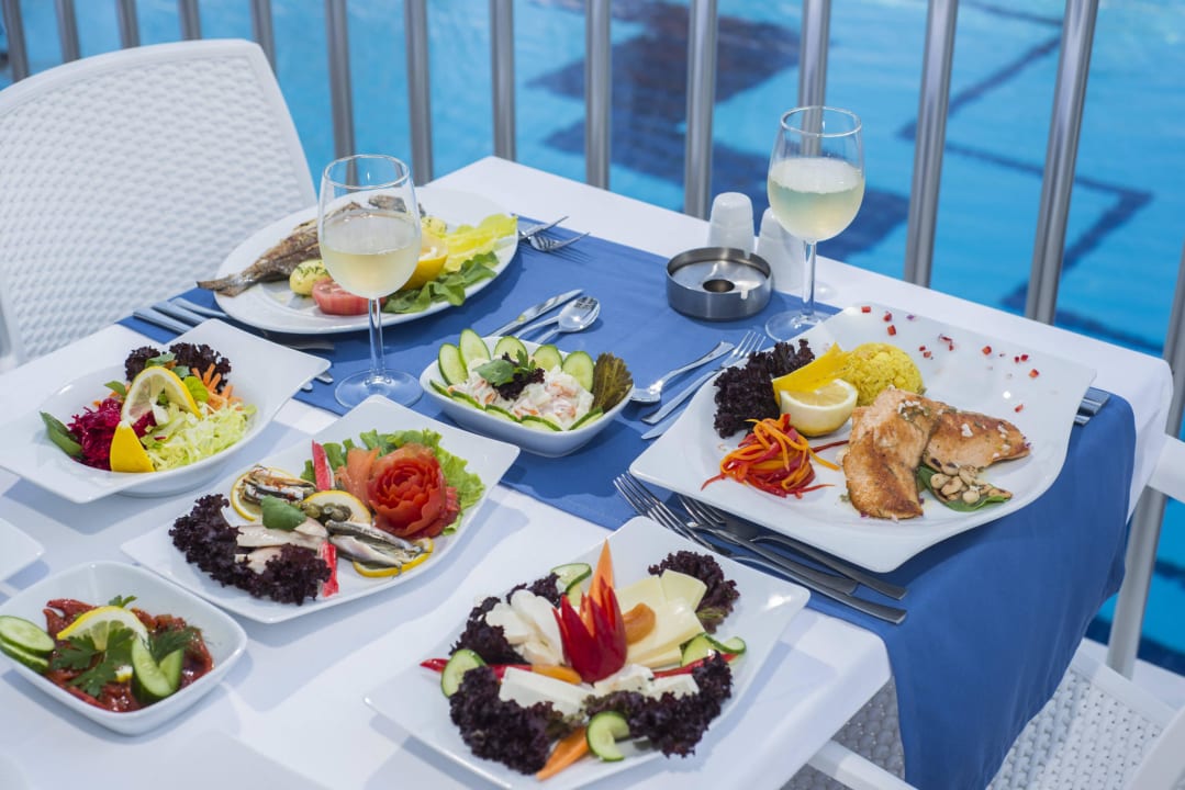 A la Carte  Palm World Side Resort & Spa