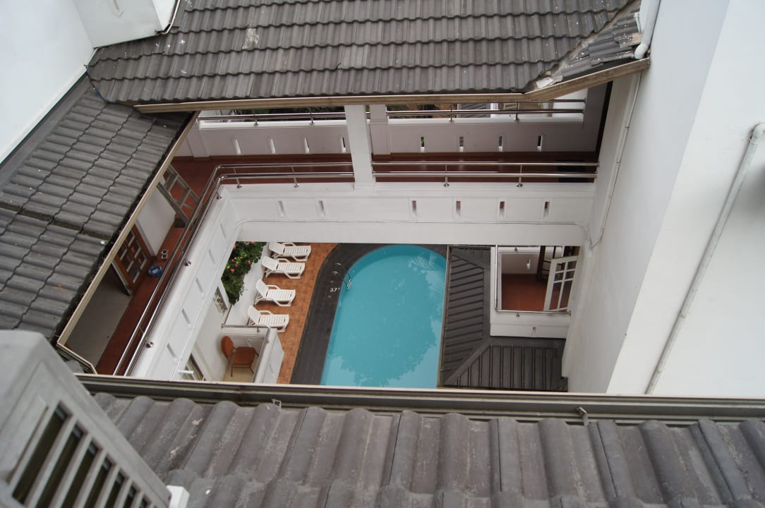 Blick zum Pool Oak Ray Serene Garden Hotel