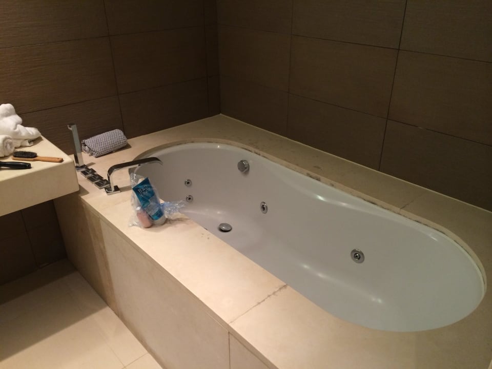 Jaccuzzi The Ixian Grand & All Suites