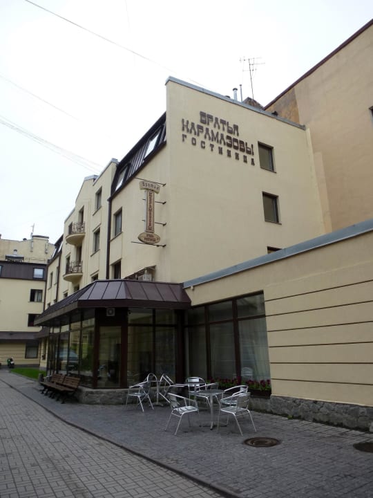 Angenehmes Hotel in ruhiger, zentraler Lage The Brothers Karamazov Hotel