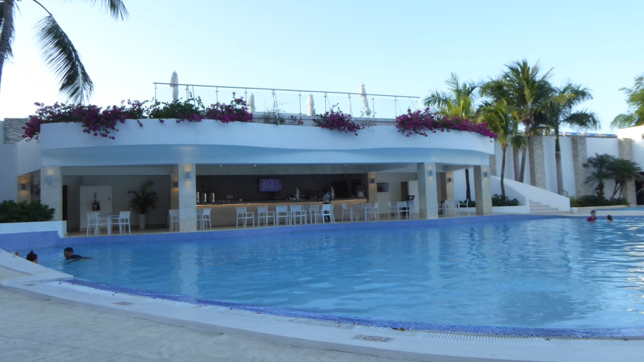 Pool Viva Heavens by Wyndham - All Inclusive Resort