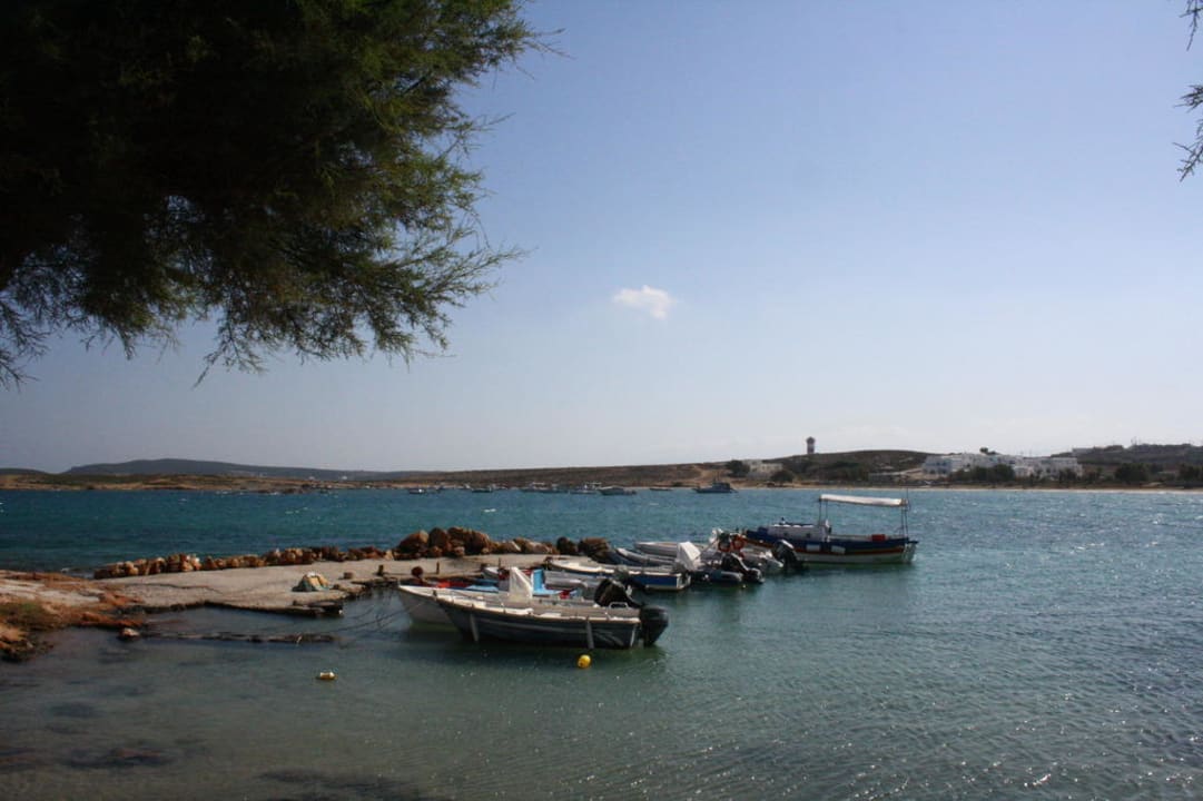 Boote am Strand Hotel Captain Nikolas