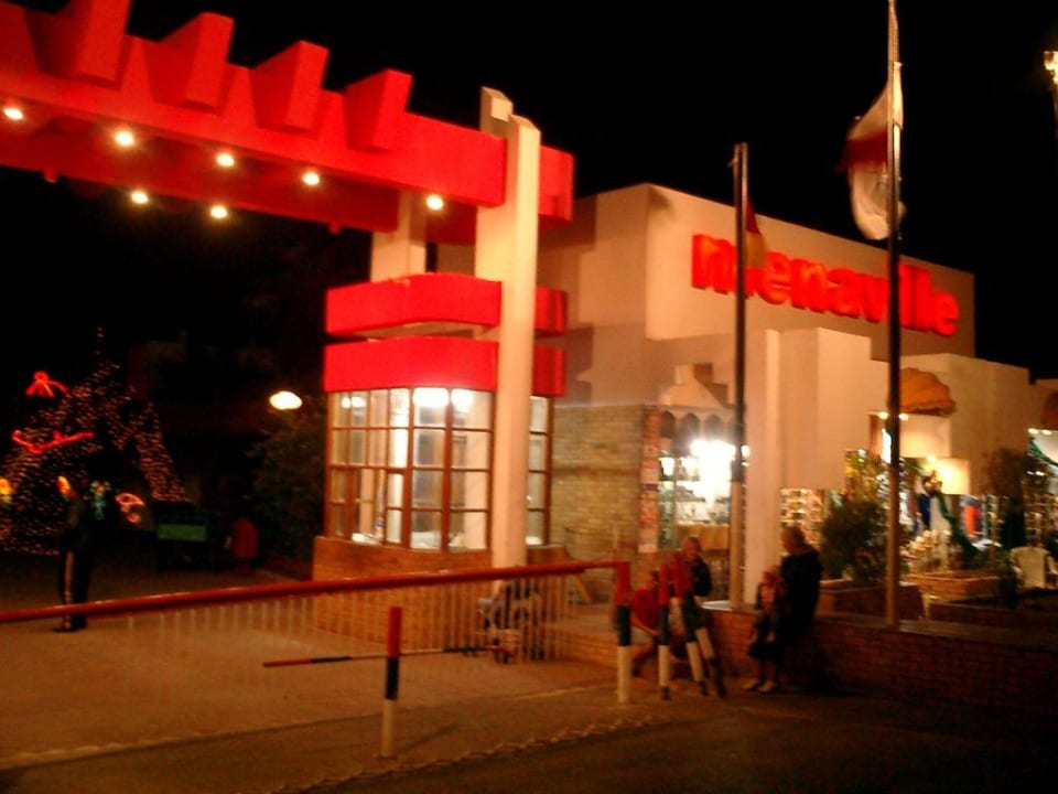 Eingang Hotel Menaville Safaga