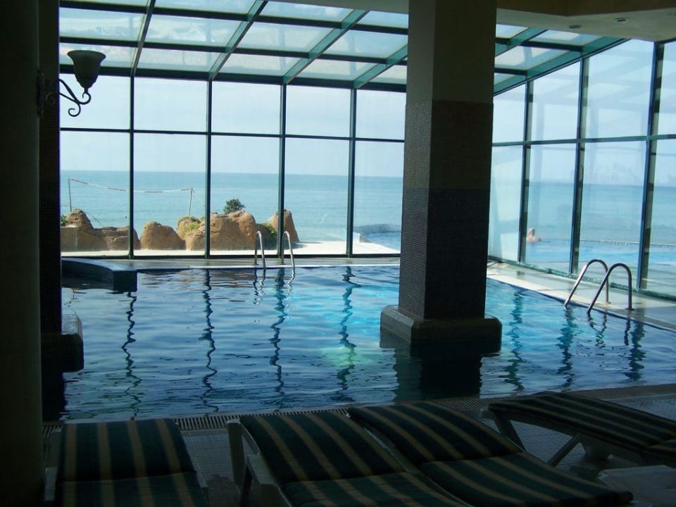 Innenbecken mit Anschluss zum Außenbecken Aska Hotel Just in Beach