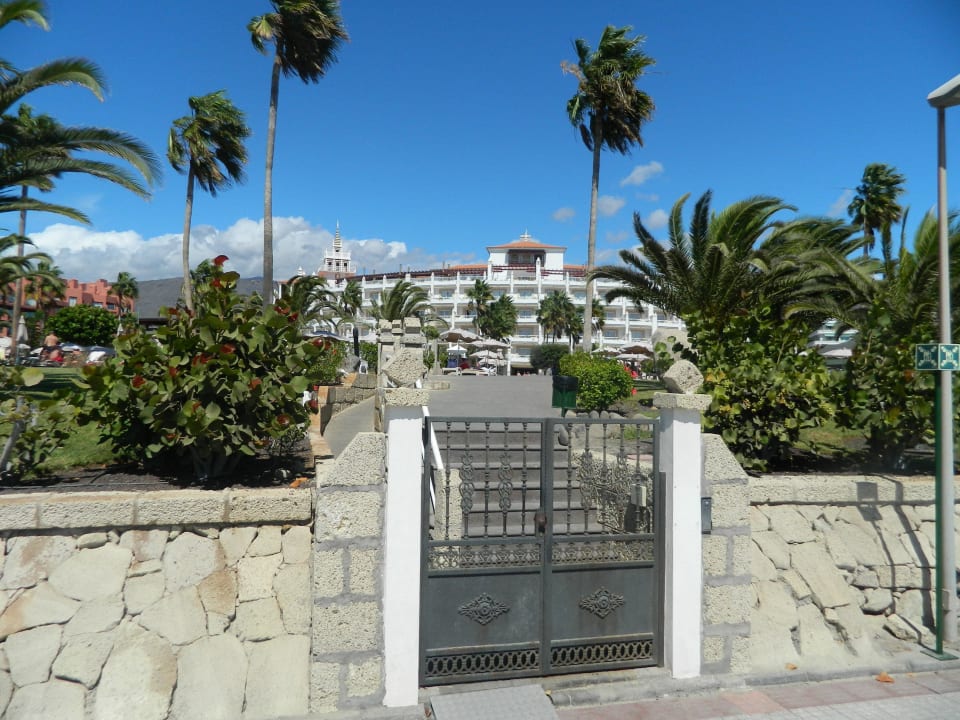 Eingangtor zum Hotel  Hotel Riu Palace Tenerife