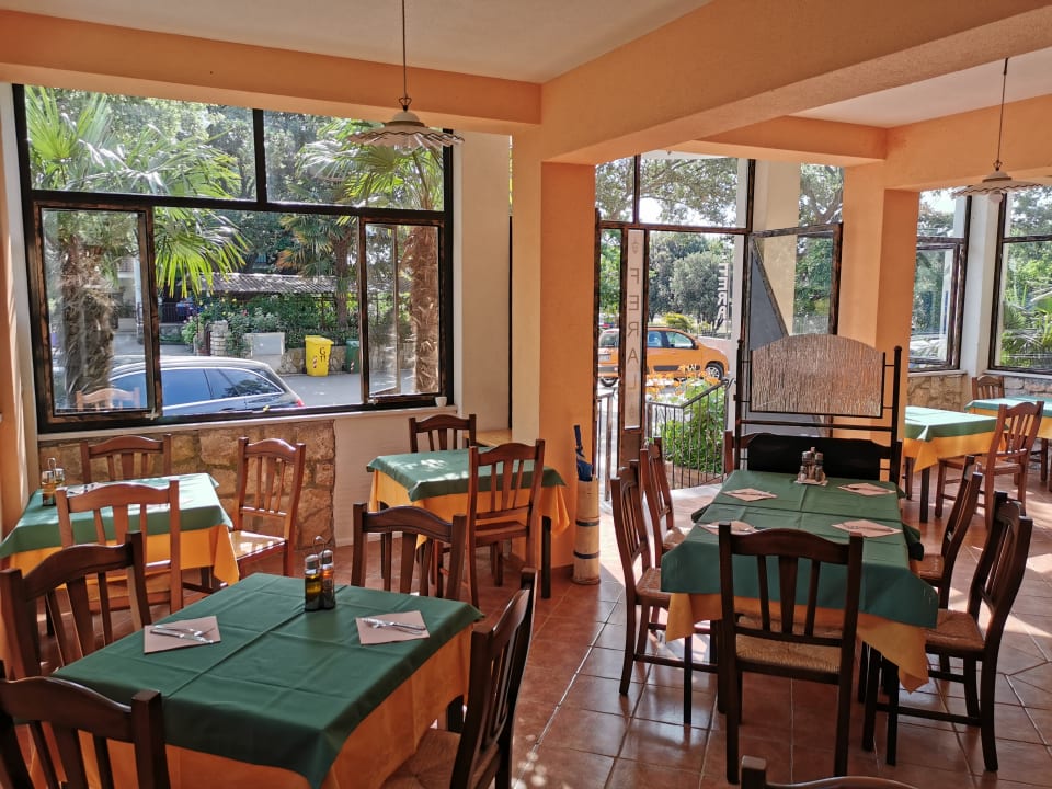 Gastro Rooms and Apartment Feral